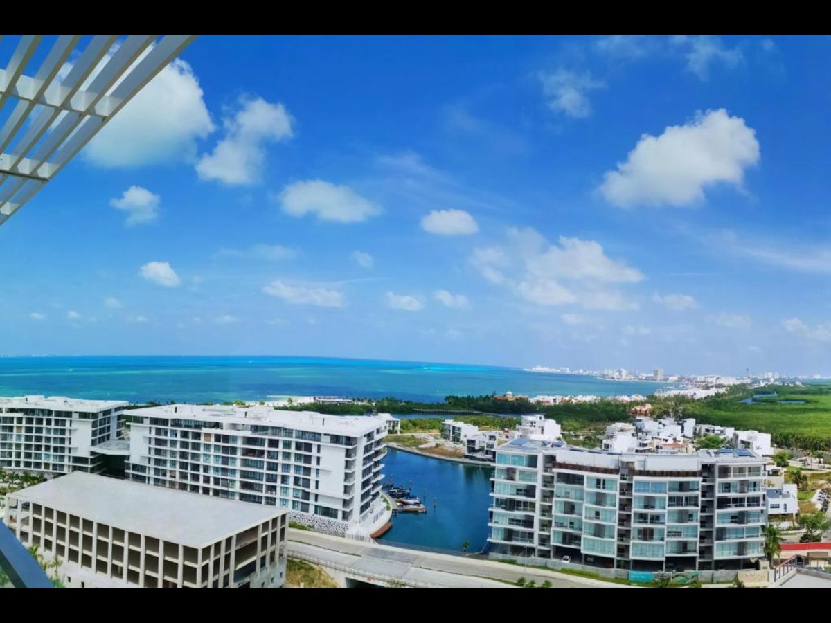 Renaissance Cancun Resort & Marina